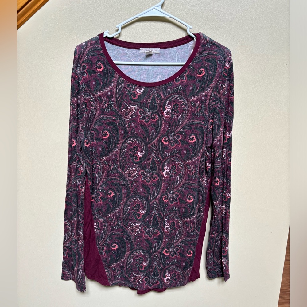 Women’s long sleeve top